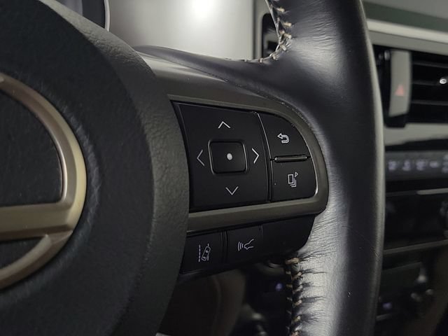 Used 2023 Lexus GX 460 Premium w/ Accessory Package AWD/4WD image 26