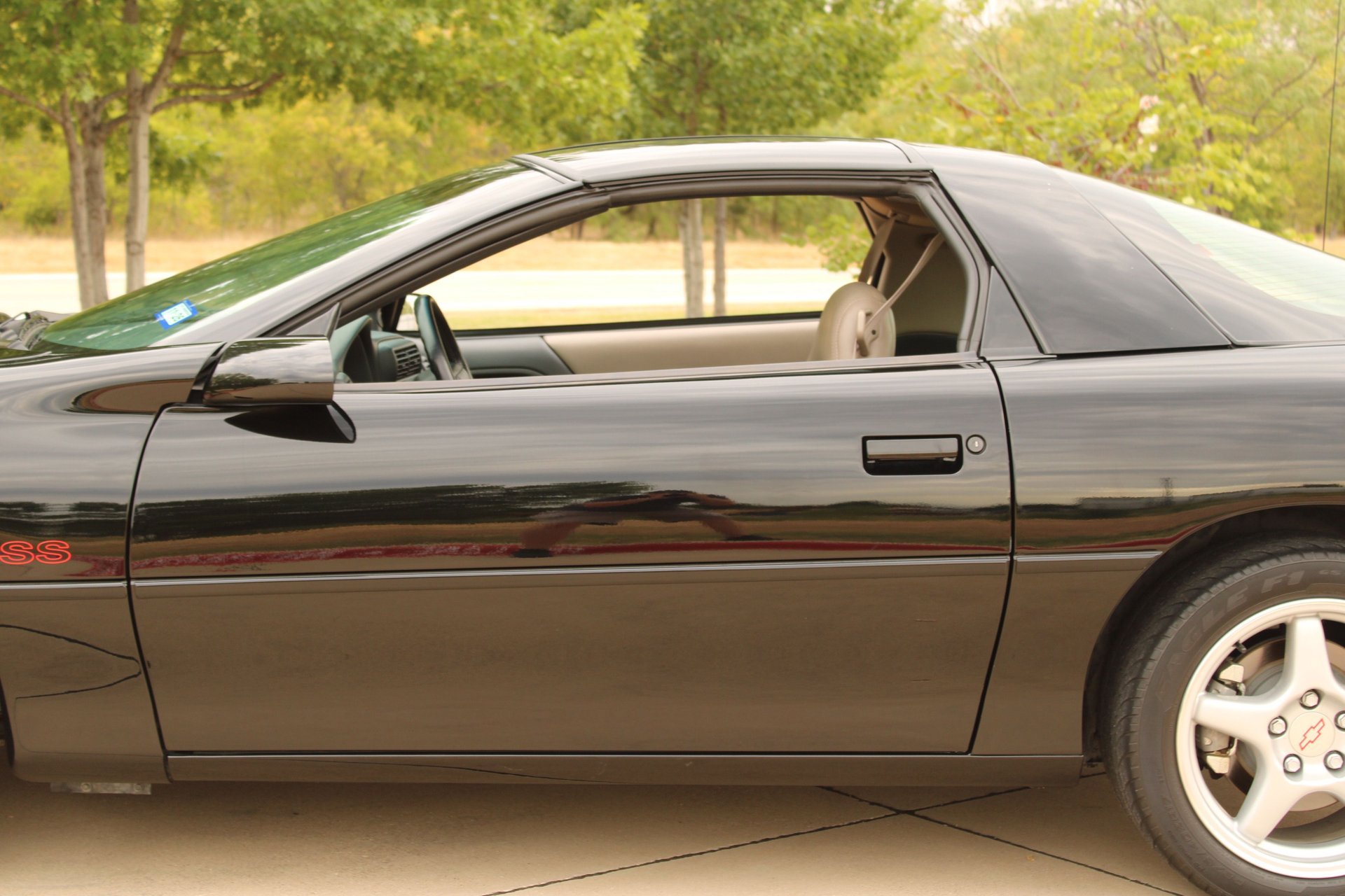 Used 1999 Chevrolet Camaro Z28 w/ SS Performance/Appearance Pkg RWD image 28