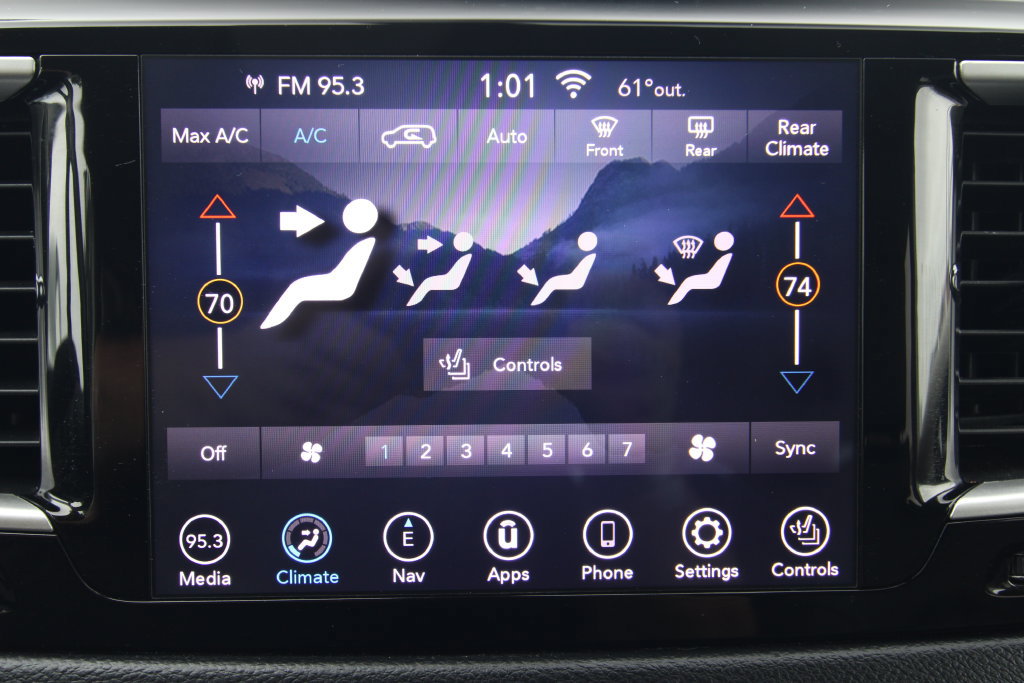 Used 2020 Chrysler Pacifica Touring-L Plus FWD image 32