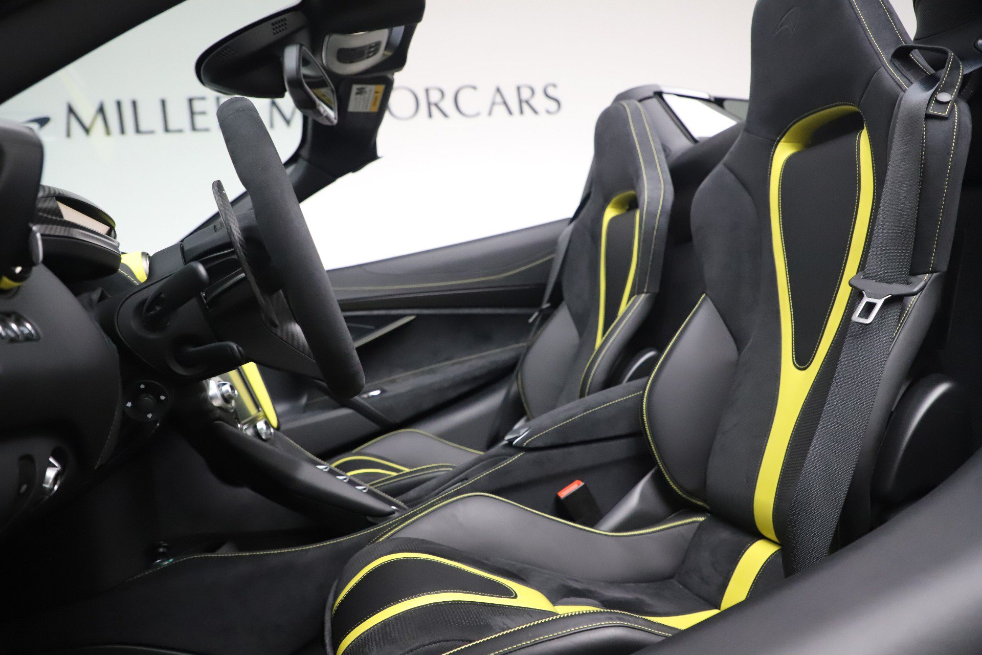 Used 2020 McLaren 720S Spider RWD image 20
