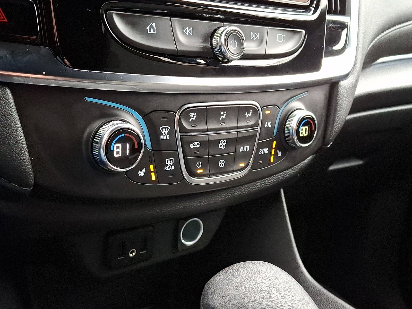 Certified 2023 Chevrolet Traverse LT image 18