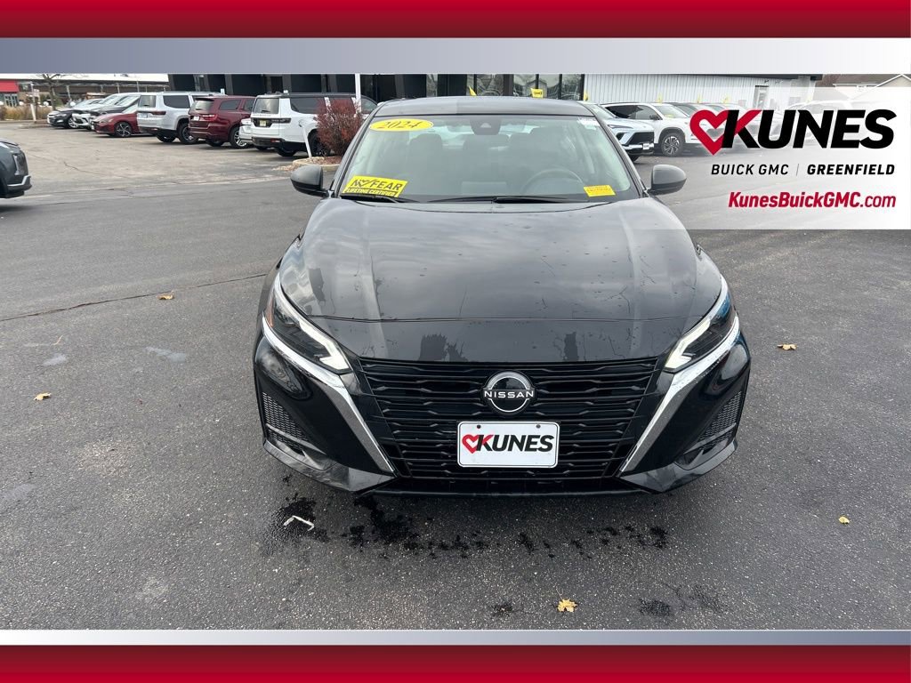 Used 2024 Nissan Altima 2.5 SV image 13