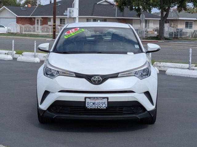 Used 2019 Toyota C-HR XLE FWD image 2