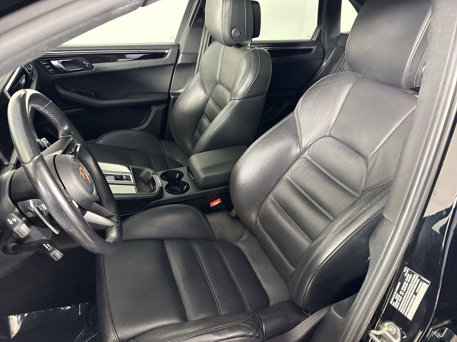 Used 2022 Porsche Macan S image 18