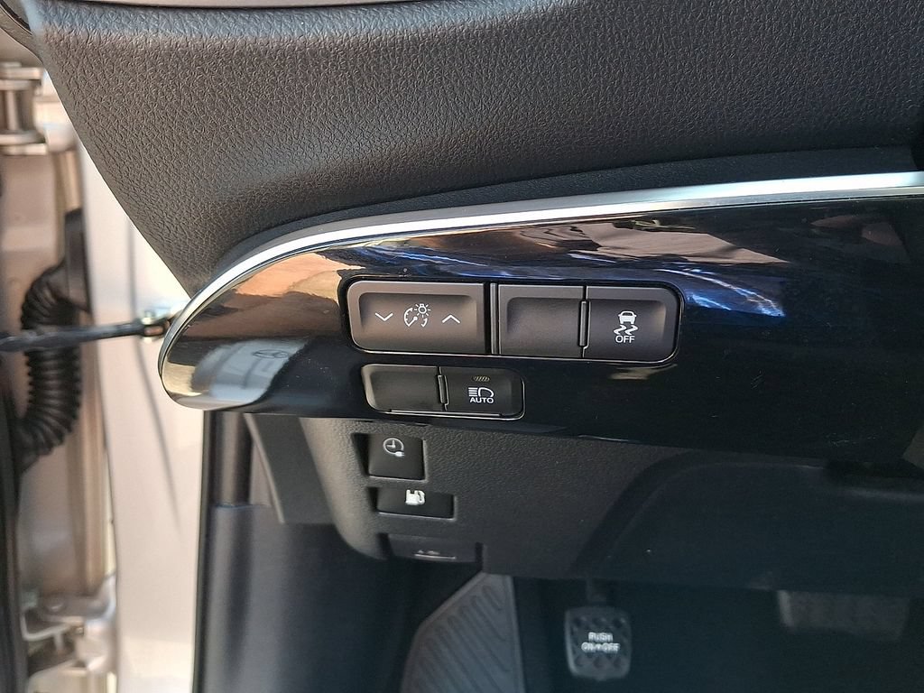 Used 2022 Toyota Prius Prime XLE FWD image 23