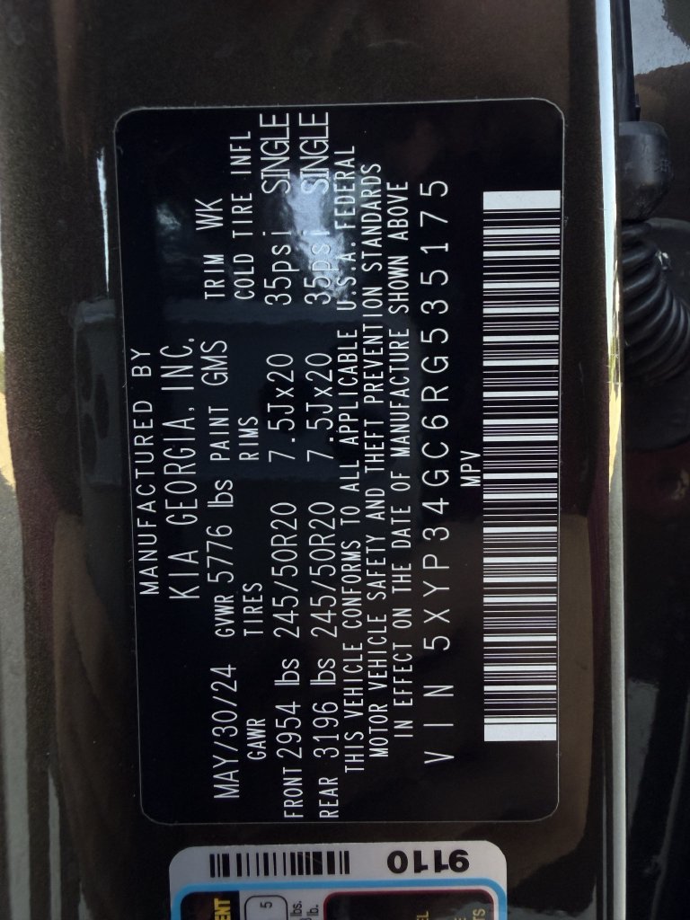 Used 2024 Kia Telluride EX w/ EX Captain's Chair Package FWD image 31