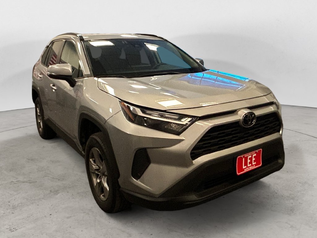 Used 2025 Toyota RAV4 XLE AWD/4WD image 7