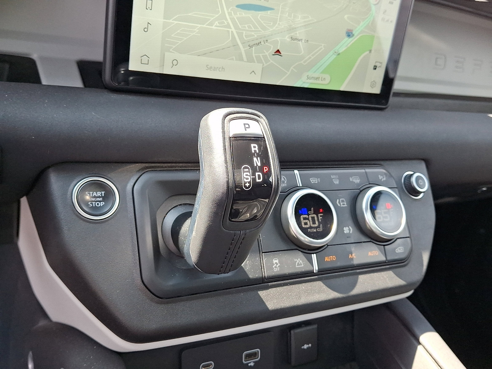 Used 2023 Land Rover Defender 110 X-Dynamic SE image 15