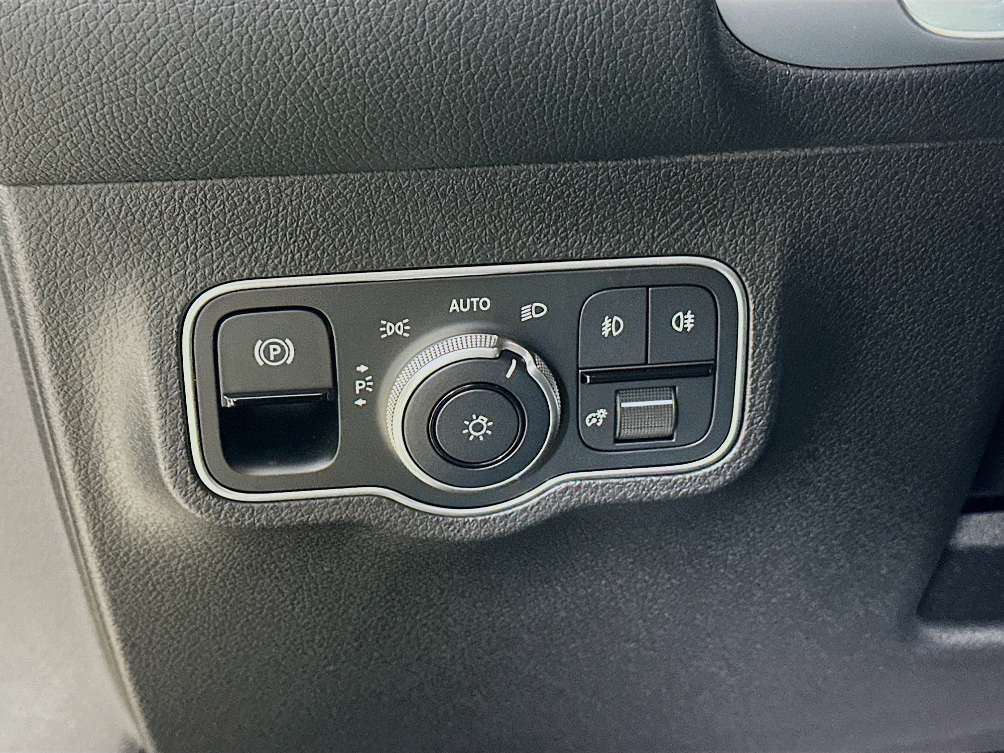 Certified 2025 Mercedes-Benz GLB 250 4MATIC image 10