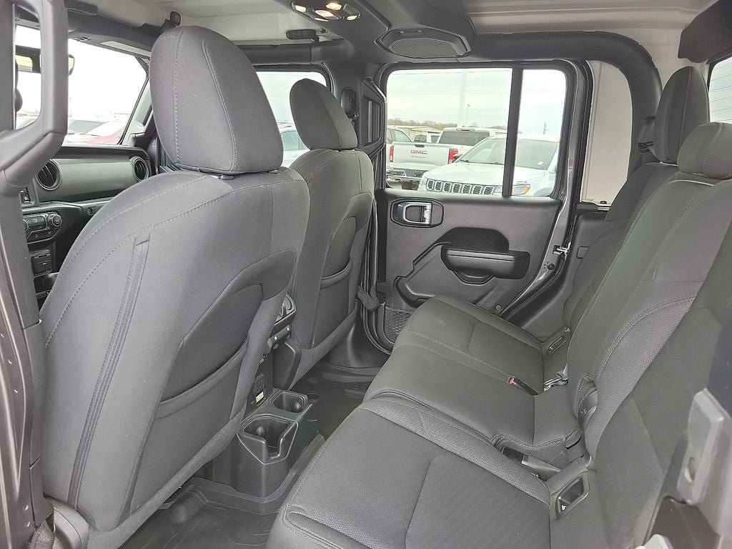 Used 2022 Jeep Gladiator Sport AWD/4WD image 9