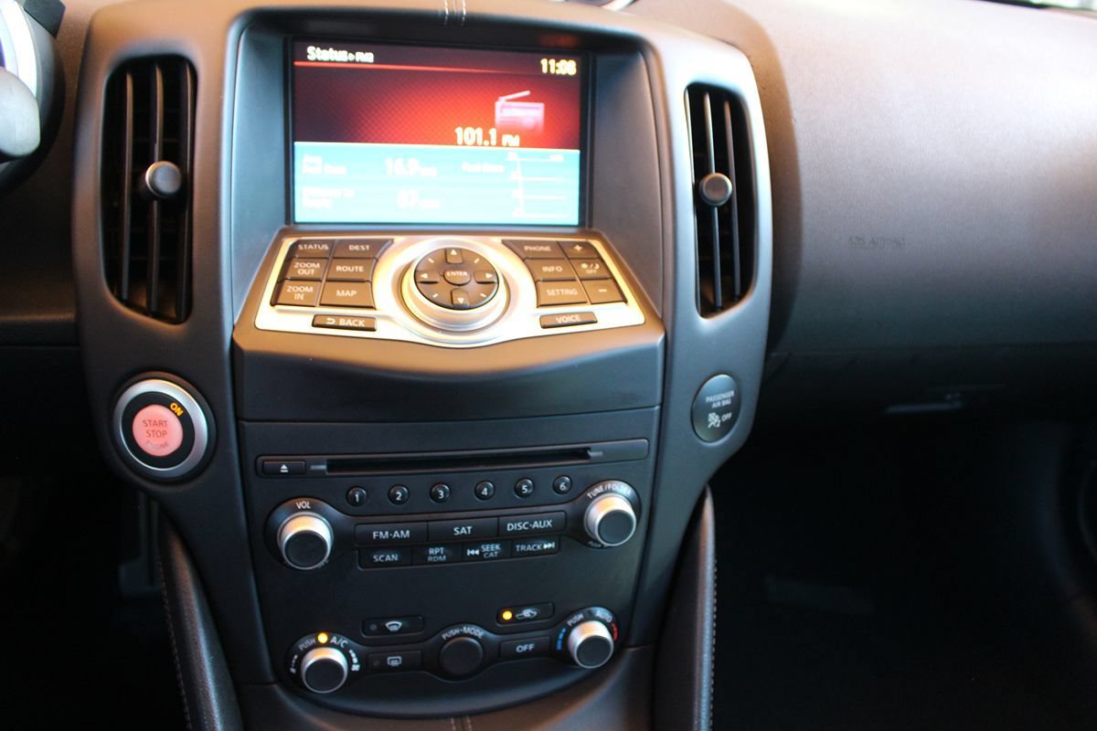 Used 2010 Nissan 370Z Touring w/ Sport Pkg RWD image 18