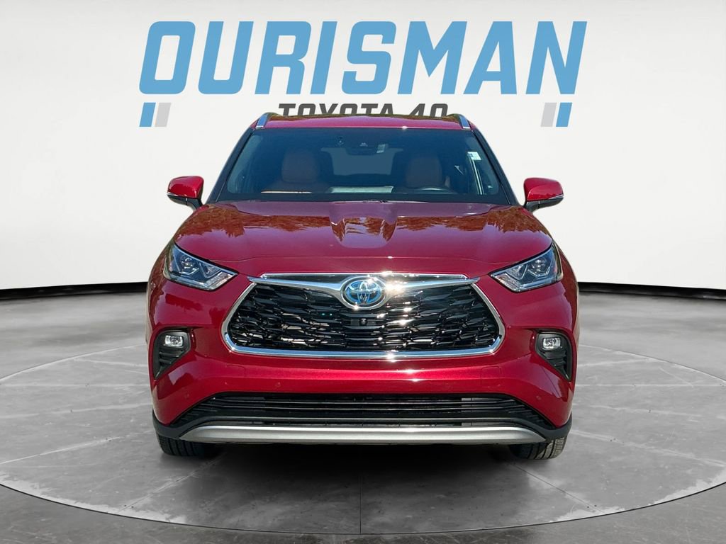 Used 2024 Toyota Highlander Platinum AWD/4WD image 2