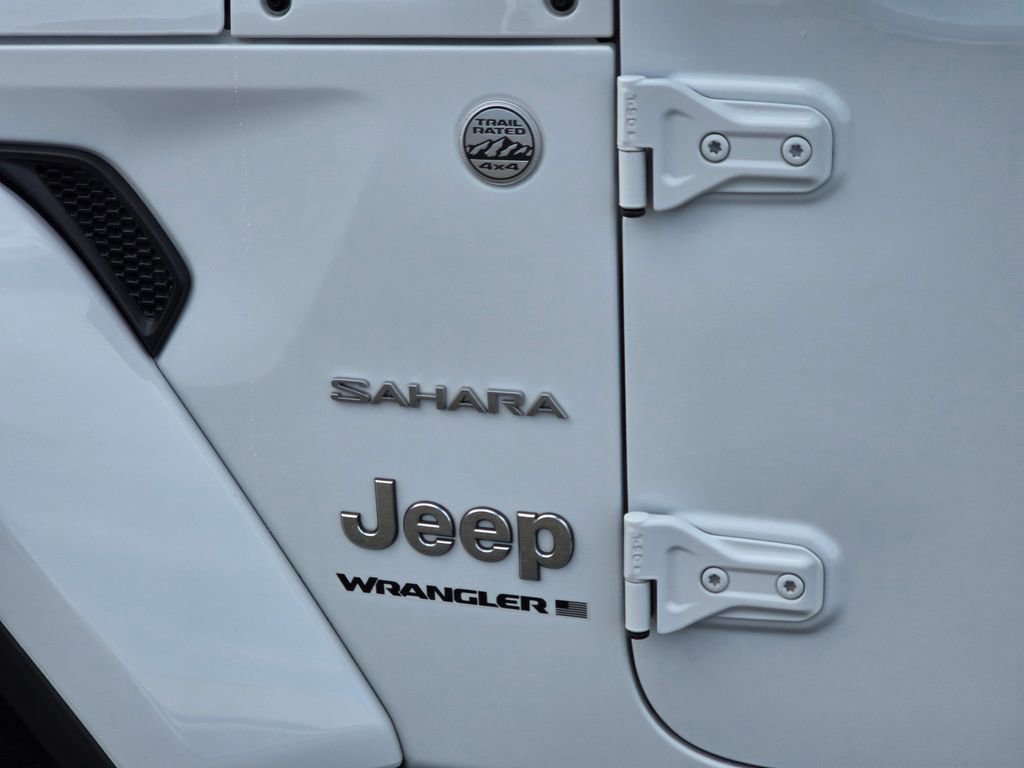 Used 2024 Jeep Wrangler Sahara image 9