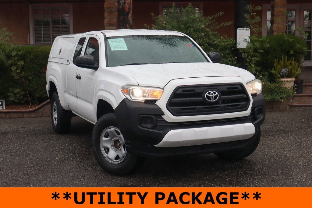 Used 2016 Toyota Tacoma SR image 2