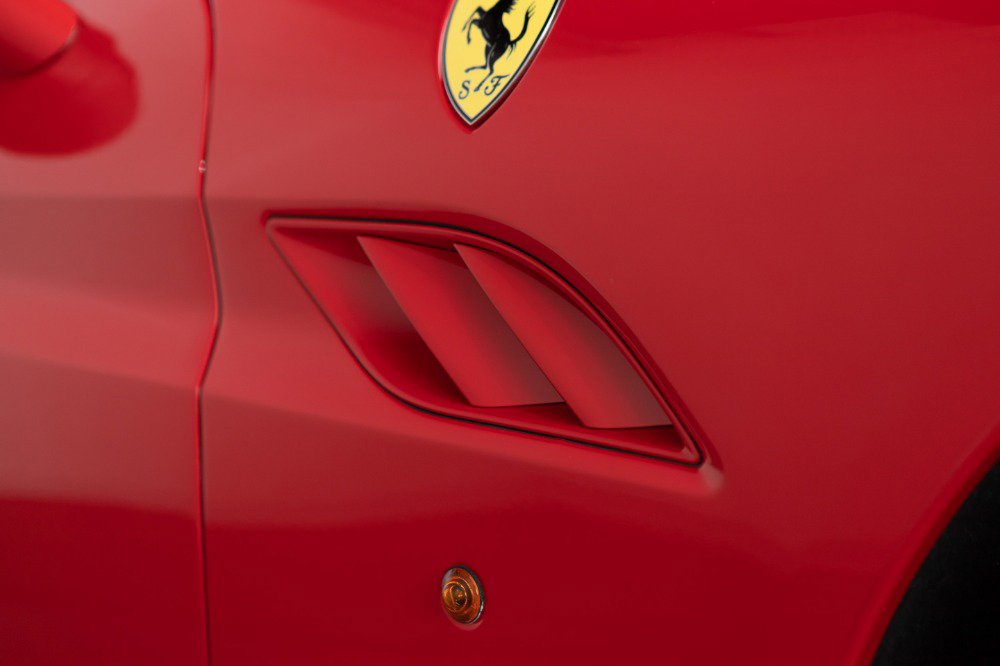 Used 2011 Ferrari California image 42