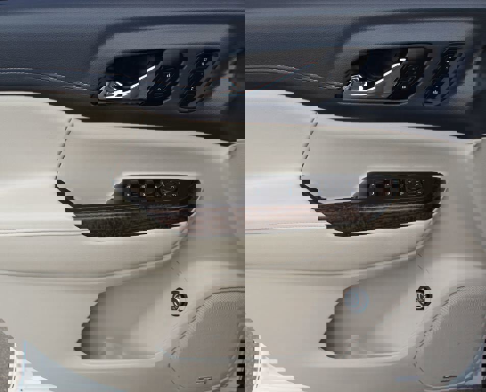 Used 2021 GMC Acadia Denali w/ Denali Technology Package image 30