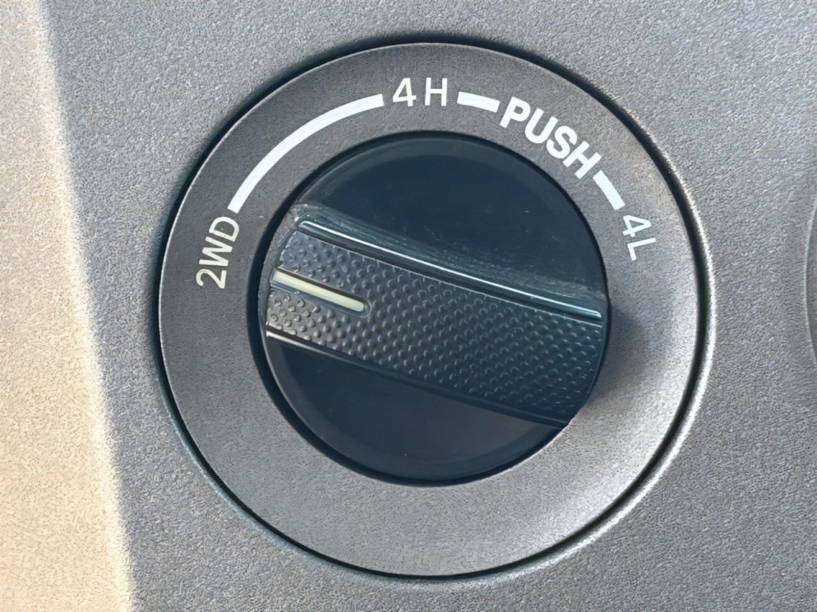 Used 2013 Toyota Tundra 4x4 CrewMax w/ Tow Pkg image 27