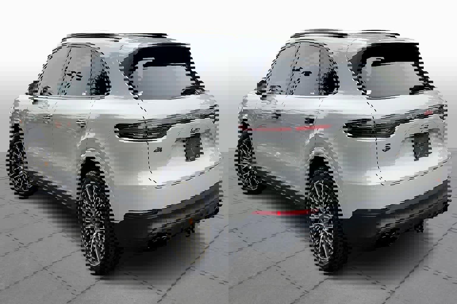 Used 2022 Porsche Cayenne Platinum Edition image 10