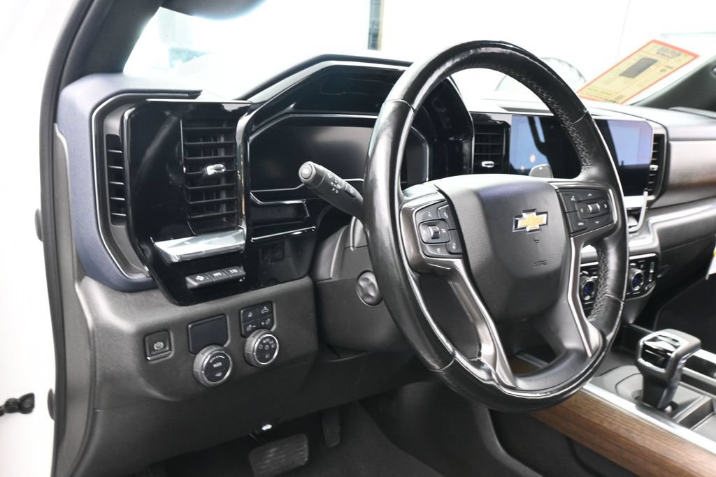 Used 2023 Chevrolet Silverado 1500 High Country w/ Technology Package RWD image 15