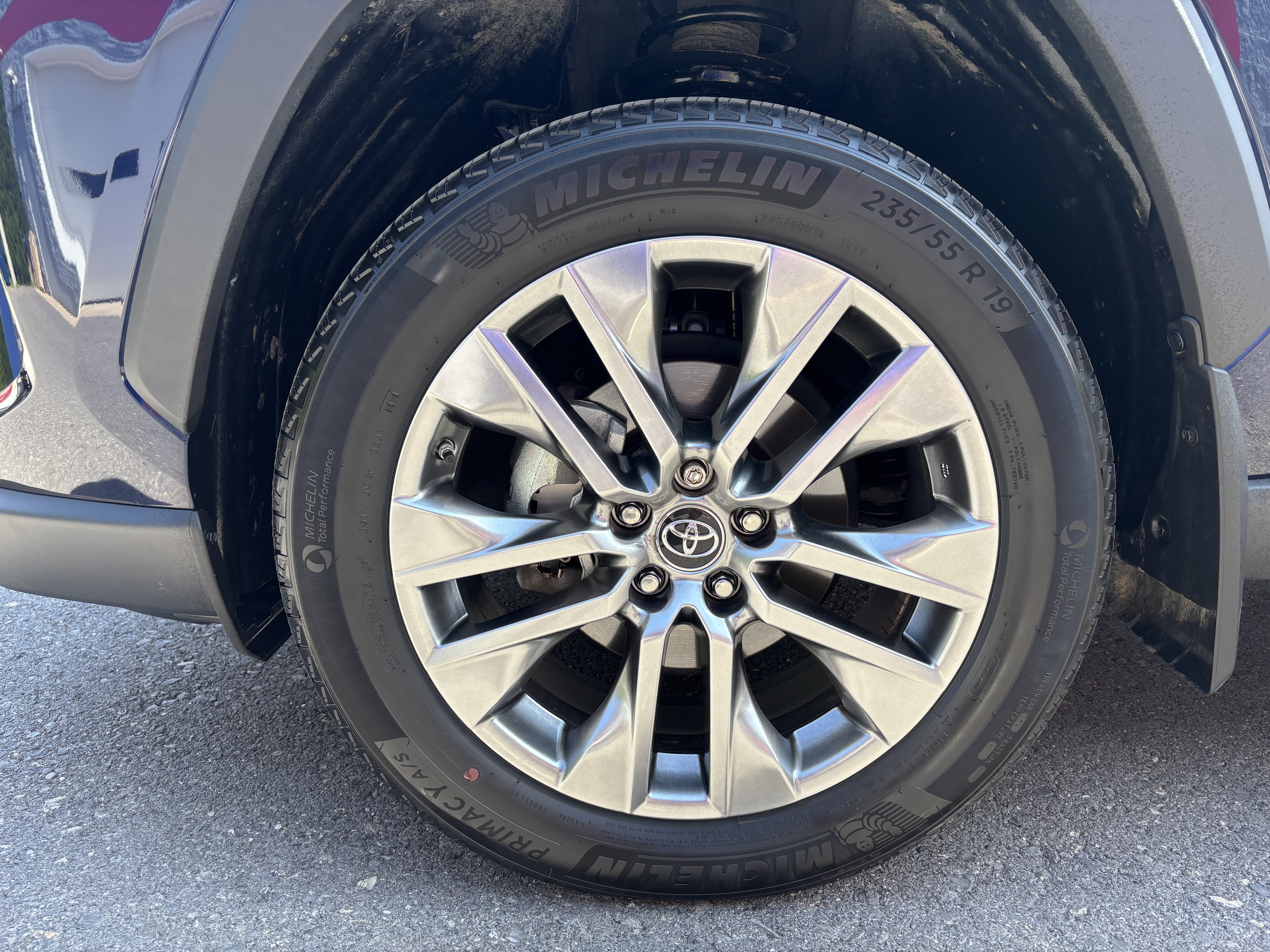 Used 2019 Toyota RAV4 Limited w/ Protection Package AWD/4WD image 11