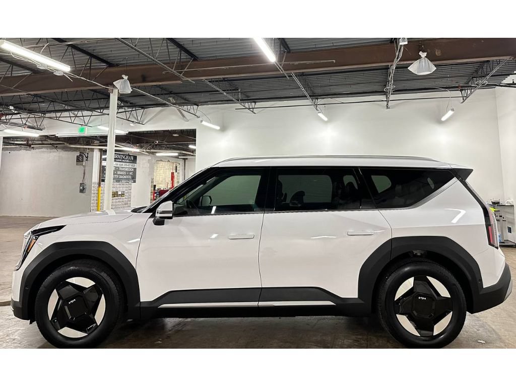 Used 2026 Kia EV9 Wind AWD/4WD image 8