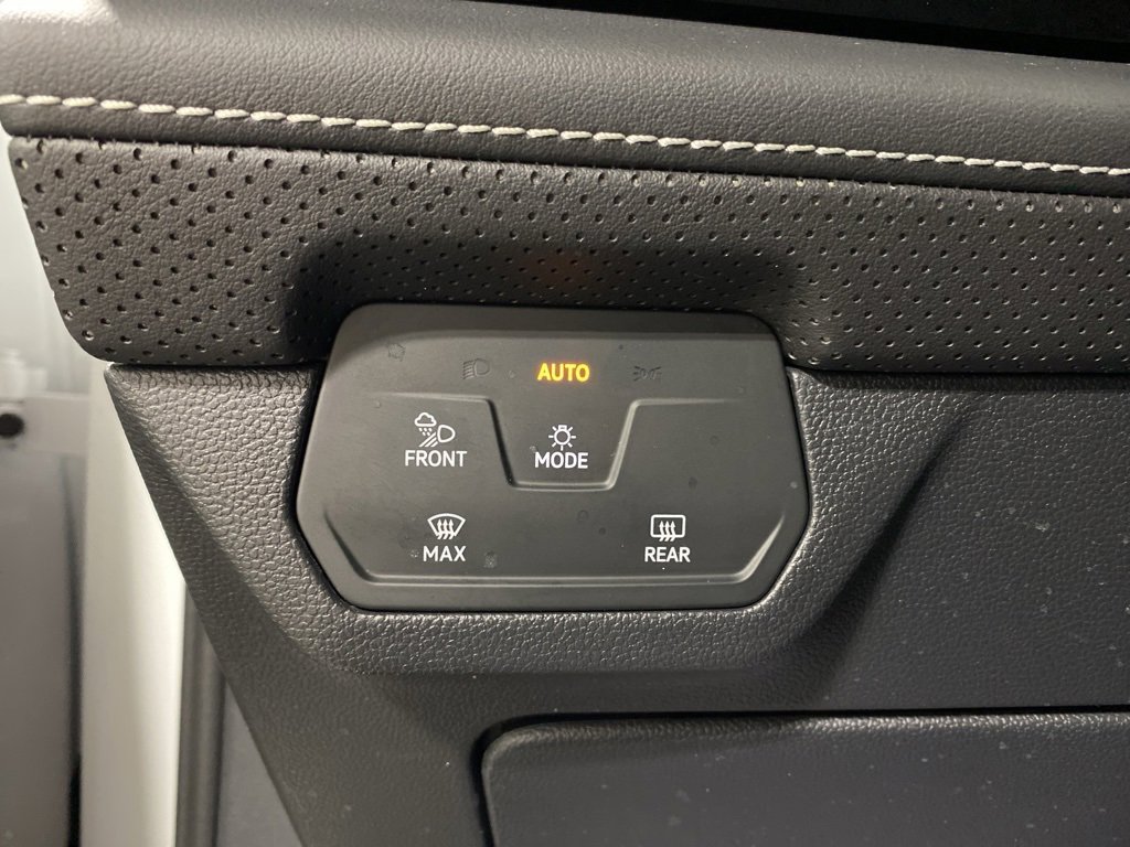 Used 2025 Volkswagen Atlas SE image 25