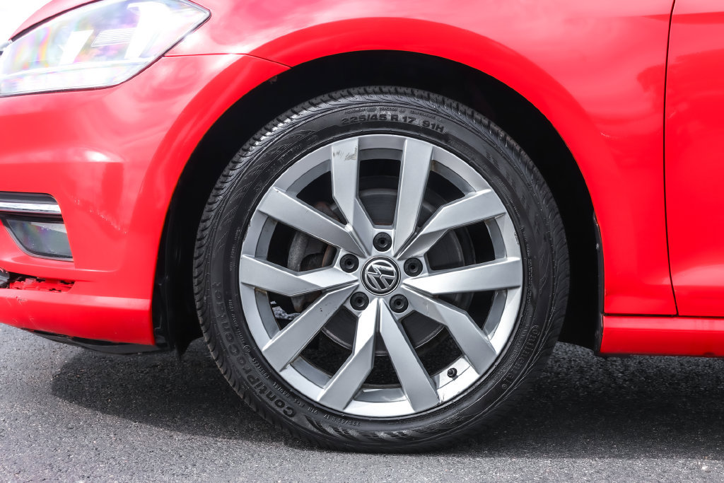 Used 2019 Volkswagen Golf SE w/ Driver Assistance Package FWD image 16