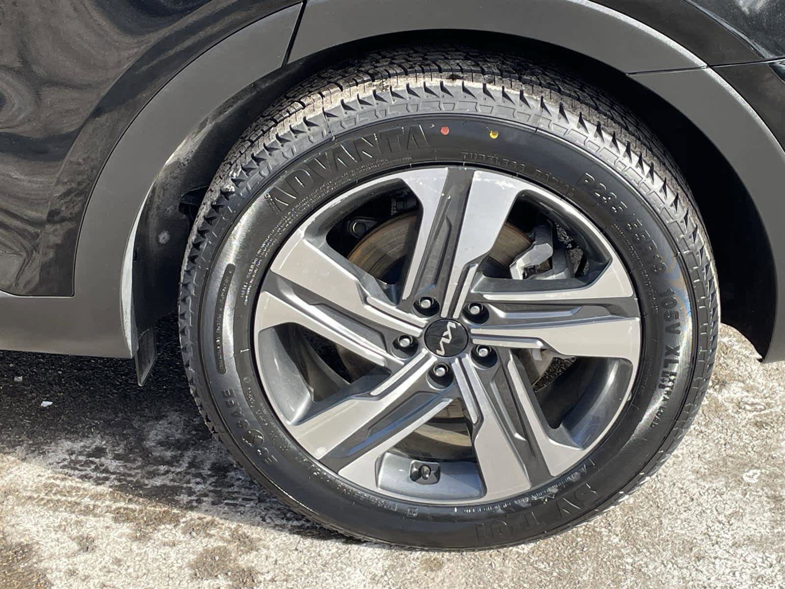Used 2023 Kia Sorento SX Prestige w/ Panoramic Sunroof Package image 11