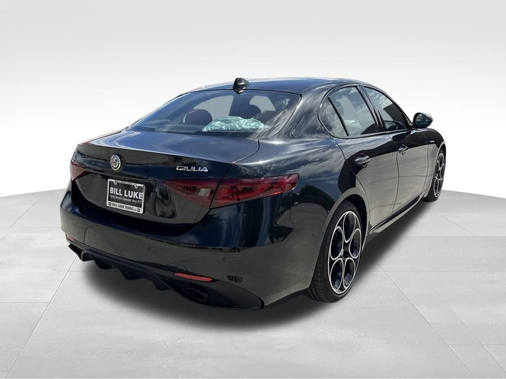 Used 2022 Alfa Romeo Giulia Veloce RWD image 7