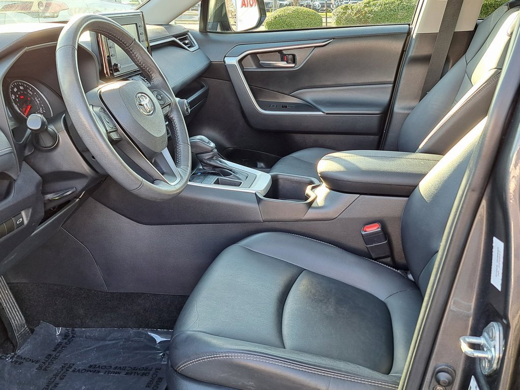 Used 2022 Toyota RAV4 XLE Premium image 26