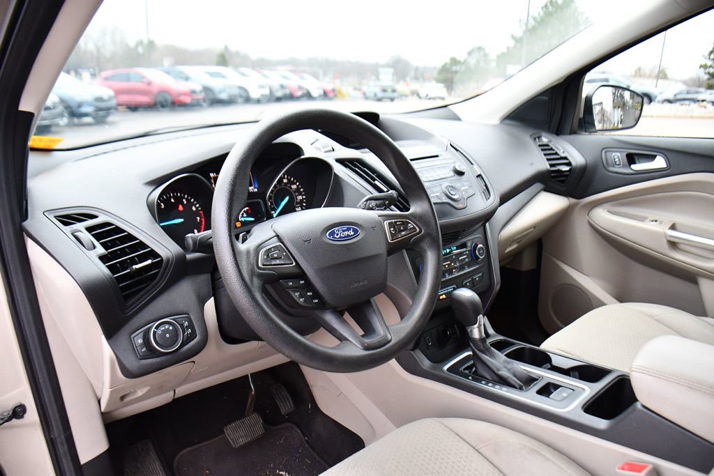 Used 2017 Ford Escape SE FWD image 11