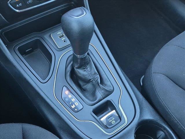 Used 2020 Jeep Cherokee Latitude FWD image 12