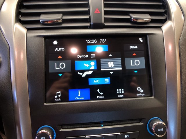 Used 2018 Ford Fusion SE w/ Fusion SE Technology Package AWD/4WD image 17