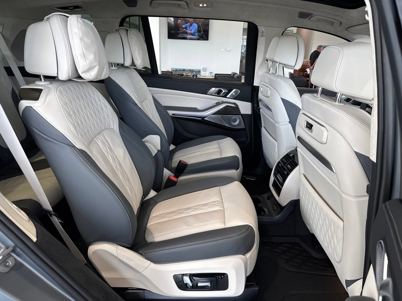 New 2027 BMW X7 M60i AWD/4WD image 51