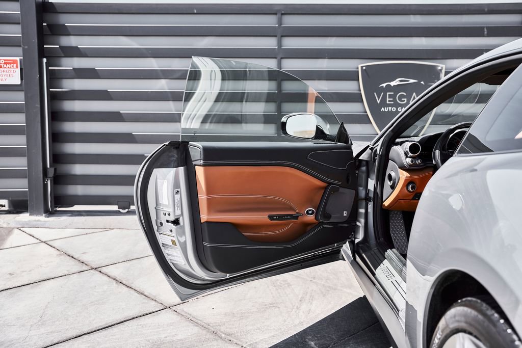 Used 2018 Ferrari GTC4Lusso image 31