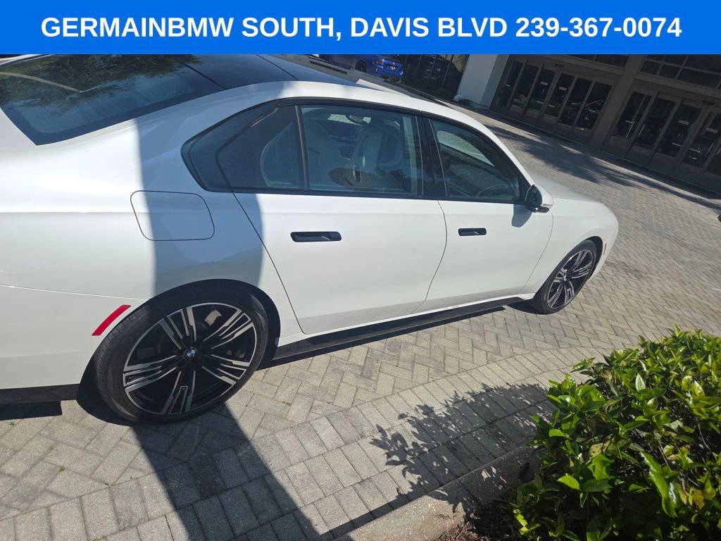 Certified 2025 BMW 760i xDrive AWD/4WD image 18