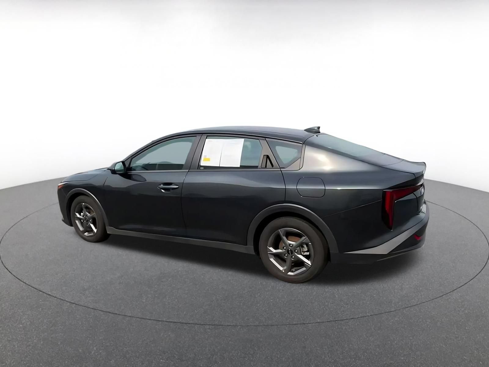 Used 2025 Kia K4 FWD image 9