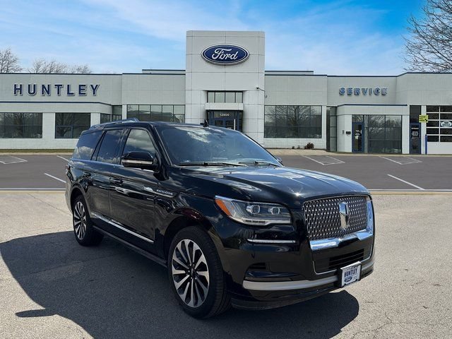 Used 2022 Lincoln Navigator Reserve w/ Equipment Group 201A AWD/4WD image 3