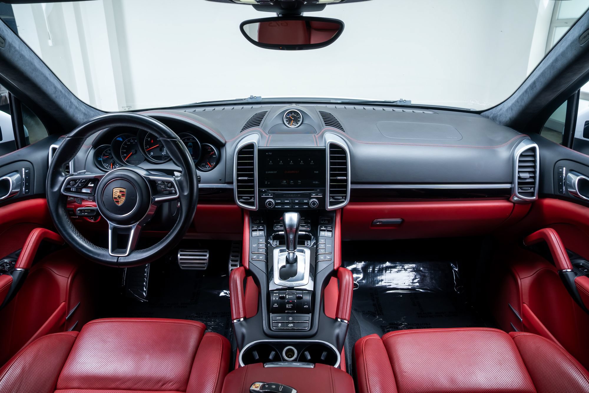 Used 2018 Porsche Cayenne GTS AWD/4WD image 7