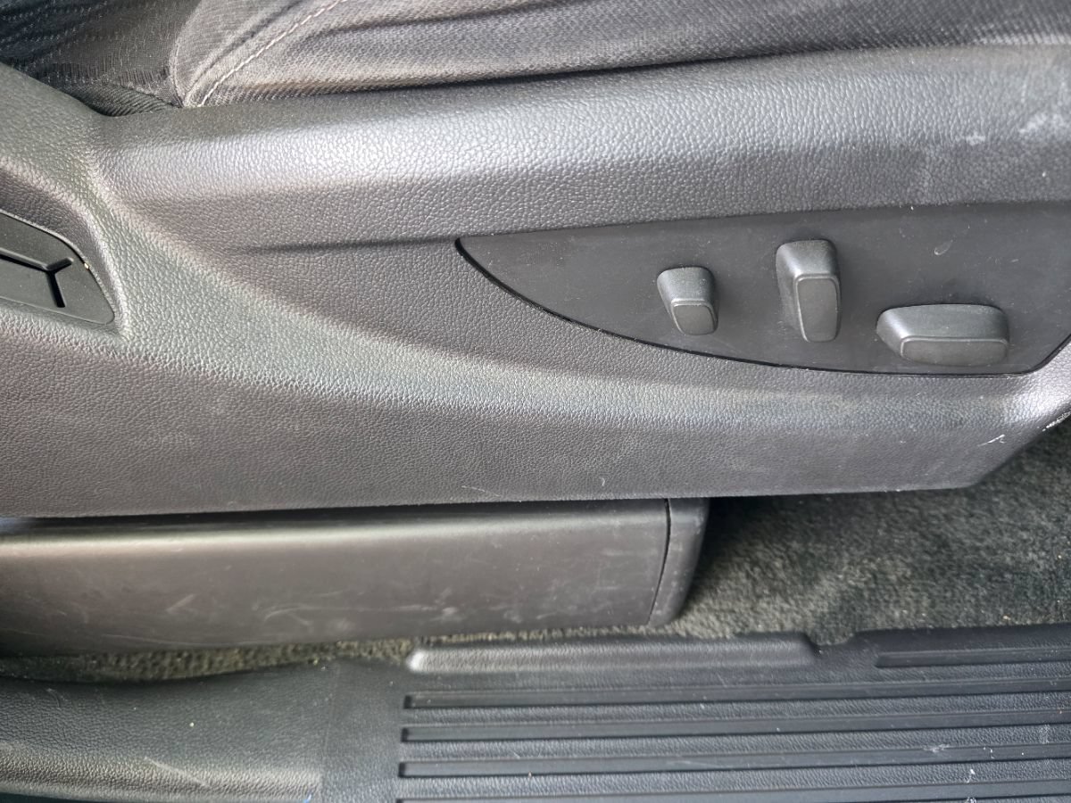 Used 2015 GMC Yukon SLE RWD image 36