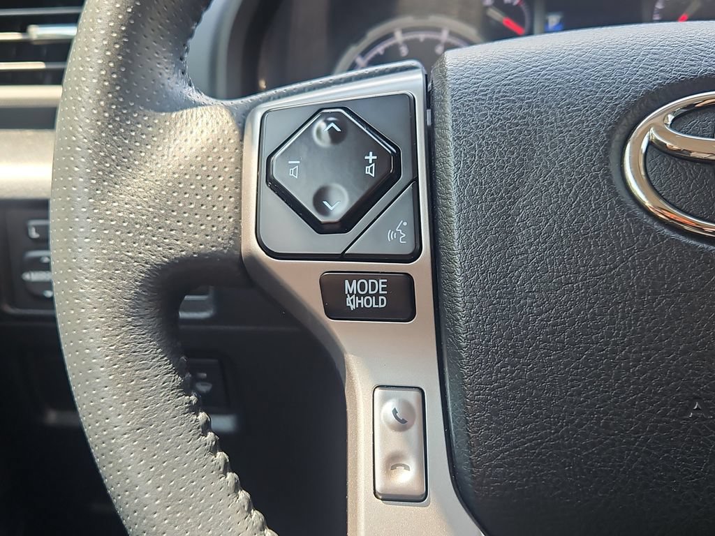 Used 2022 Toyota 4Runner TRD Sport AWD/4WD image 24