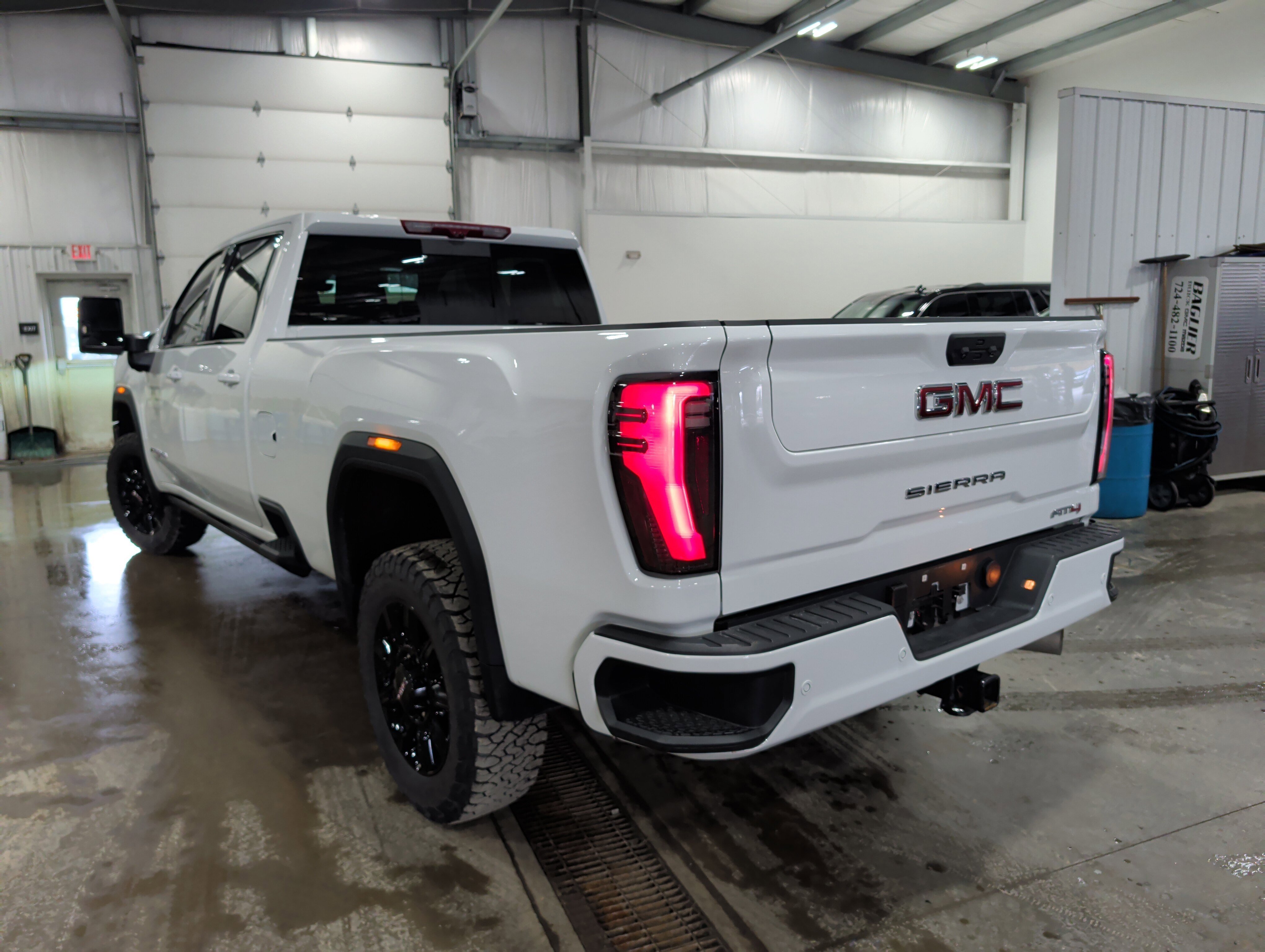Used 2025 GMC Sierra 3500 AT4 w/ AT4 Premium Plus Package image 5