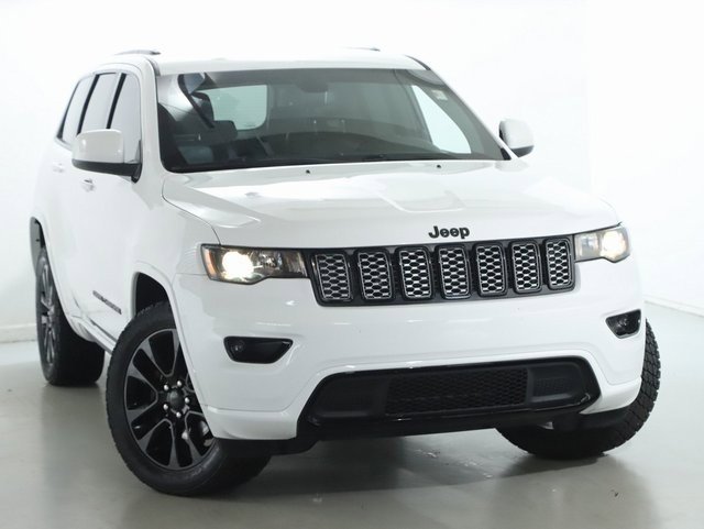 Used 2020 Jeep Grand Cherokee Altitude image 2