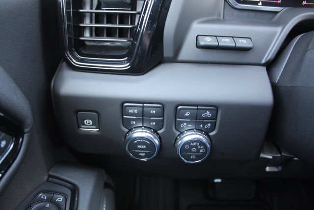 Used 2025 GMC Sierra 2500 AT4 w/ AT4 Premium Plus Package AWD/4WD image 28