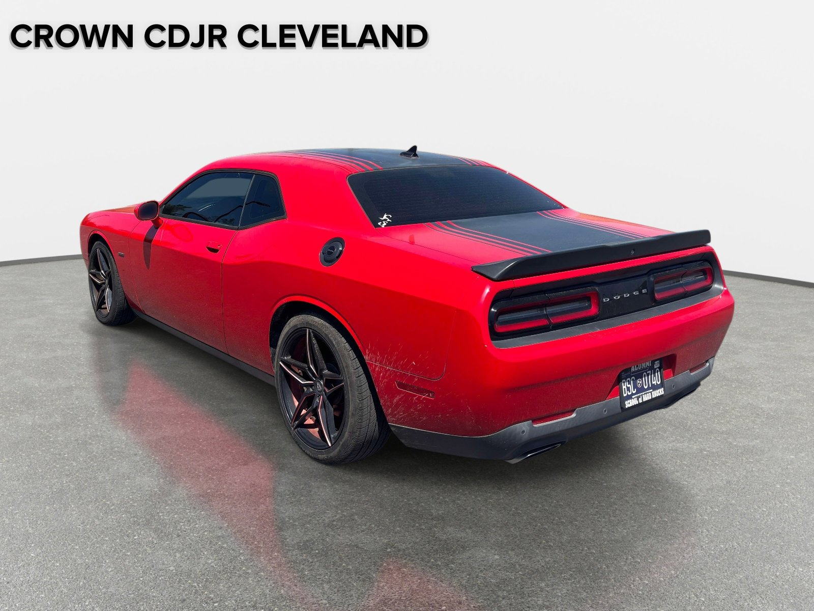 Used 2016 Dodge Challenger R/T image 3