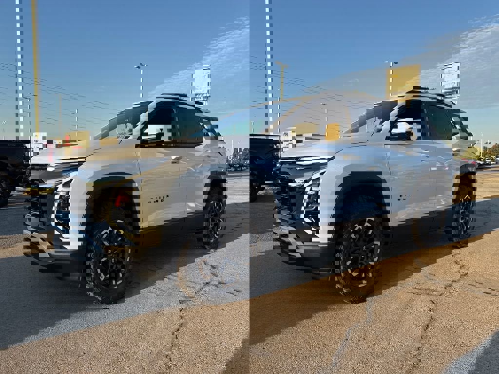 New 2026 Chevrolet Equinox ACTIV w/ Safety and Technology Package image 1