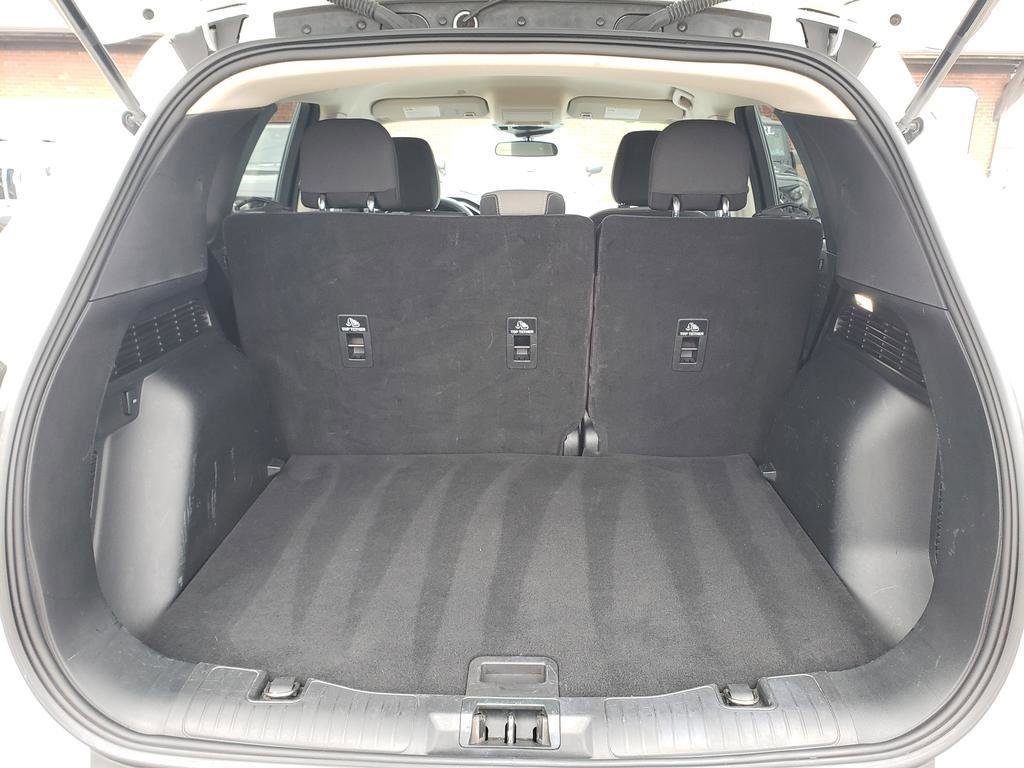 Used 2020 Ford Escape SE image 7