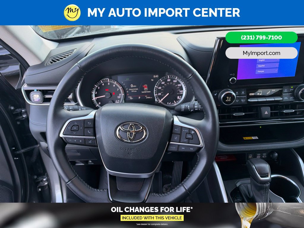 Used 2023 Toyota Highlander XLE AWD/4WD image 13