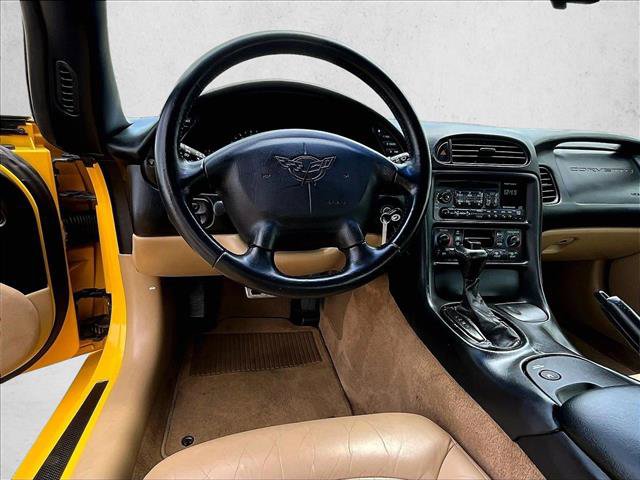 Used 2000 Chevrolet Corvette Coupe w/ Performance Handling Pkg RWD image 7