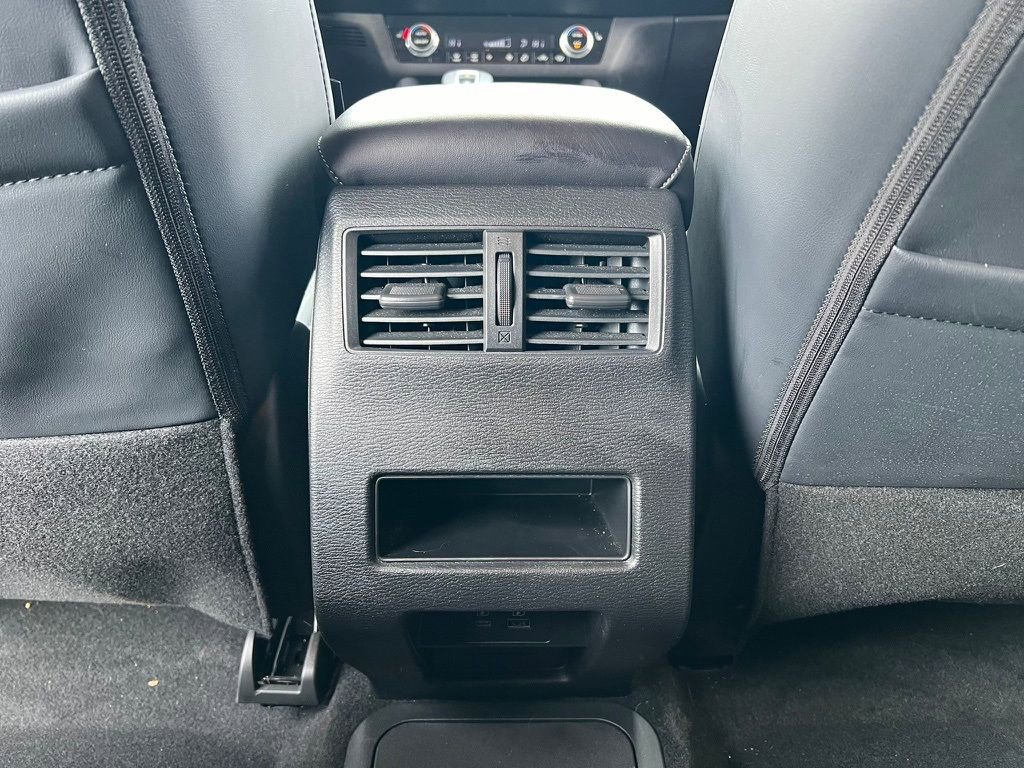 Used 2024 Mitsubishi Outlander SE image 18